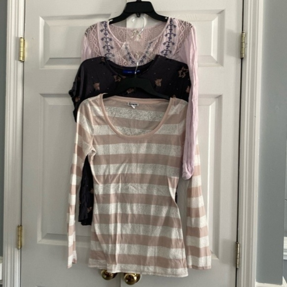 Bundles of women tops